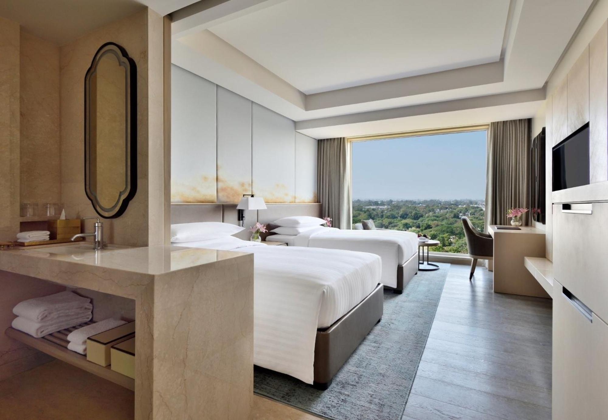 Indore Marriott Hotel Екстериор снимка